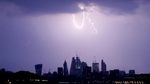 Foto: Dashyatnya Badai Petir yang Menyambar di Langit Inggris