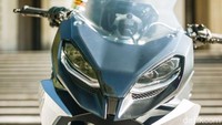 Karena motor ini didesain untuk petualang, motor pun dibekali dengan windshield untuk proteksi pengendara. Foto: BMW