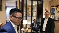 Banyak kemudahan dan kenyamanan hunian yang ditawarkan mulai dari akses tol, transportasi umum Transjakarta, fasilitas parkir untuk 2000 mobil, serta empat ruang terbuka untuk aktivitas luar ruang bagi penghuni yang memiliki Luas total 1,6 hektarare. Foto: dok. Trinitiland