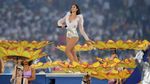 Tampil 40 Menit, Dua Lipa Guncang Final Liga Champions