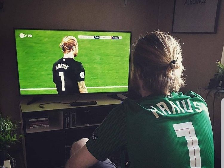 Meme Bahagia Bale vs Tangis Derita Karius
