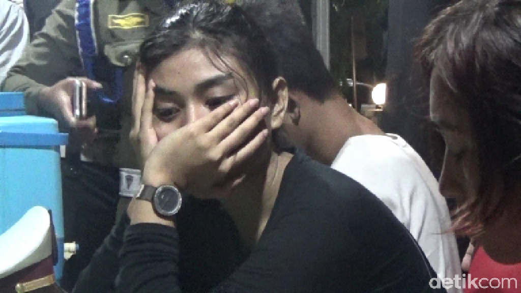4 Pasangan Kena Razia di Bone, 1 Pria Kabur Tinggalkan Pacarnya 4 Pasangan Kena Razia di Bone, 1 Pria Kabur Tinggalkan Pacarnya