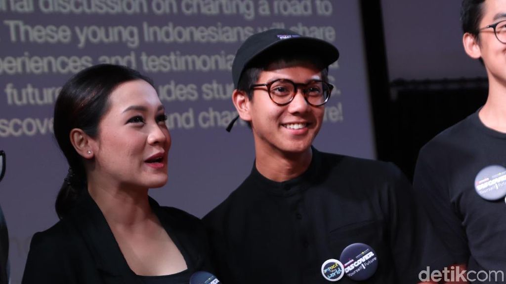 Iqbaal Ramadhan Enggan Disamakan dengan Nicholas Saputra