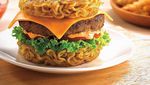 Selain Donat, Ini Dia 9 Kreasi Makanan yang DIbuat dari Mie Goreng Instan