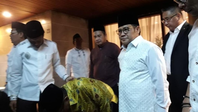 Cak Imin akan Kumpulkan Ketum Parpol Bahas Koalisi Pilpres Cak Imin akan Kumpulkan Ketum Parpol Bahas Koalisi Pilpres