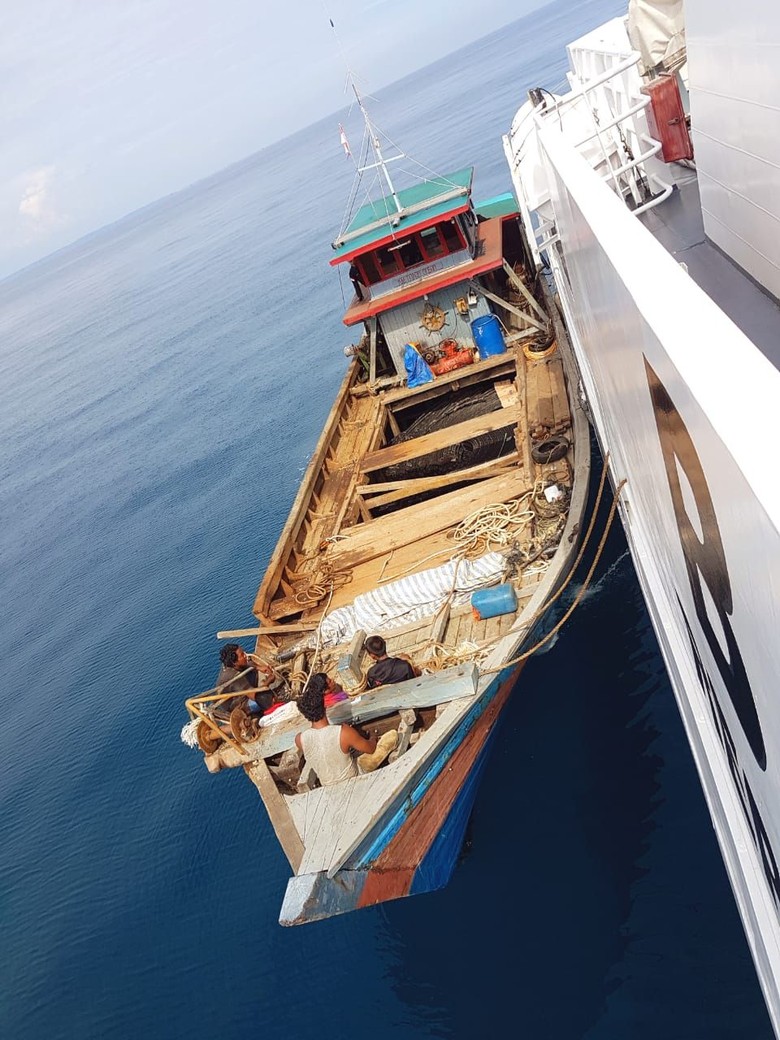 Bakamla Tangkap Kapal Pengangkut 5 Ton Kabel Optik di Bintan Bakamla Tangkap Kapal Pengangkut 5 Ton Kabel Optik di Bintan