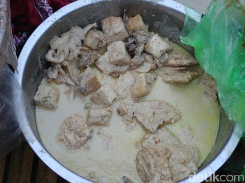 Uenak Sedep! Berbuka Puasa dengan 'Sego Penek' Khas Purworejo
