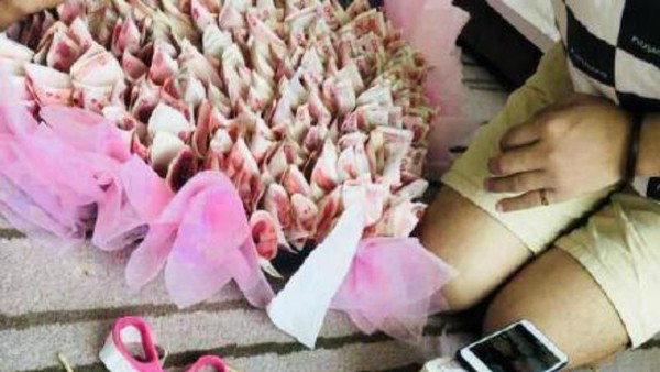 Jual BUKET UANG MAINAN / TOY MONEY BOUQUET / BUCKET UANG MAINAN