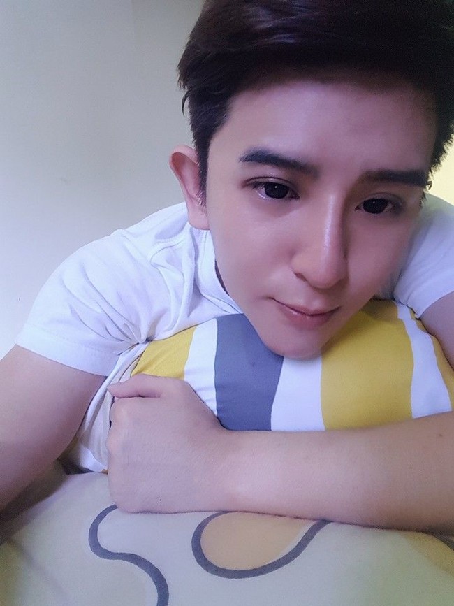 Tak hanya karena diputuskan pacar, Steve sebenarnya juga termotivasi untuk merombak wajahnya karena pernah di-bully. Dulu ia sering merasa sakit hati karena ditindas terkait penampilan.  Foto: Facebook Steven Yong