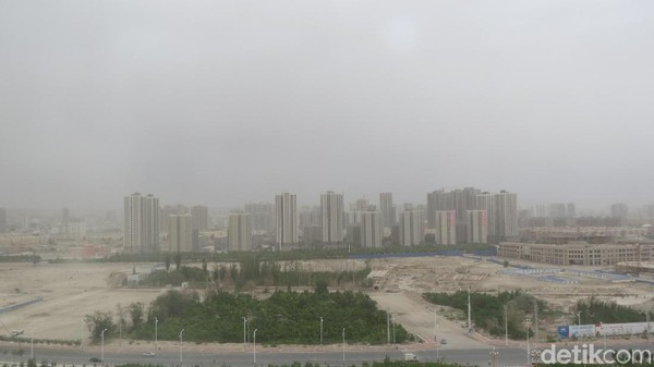 Foto: China Olah Limbah Jadi Air Bersih di Gurun Pasir Xinjiang
