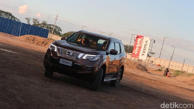 Pesaing Fortuner dan Pajero Sport dari Nissan