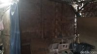 Rumah tempat Alif tinggal / 