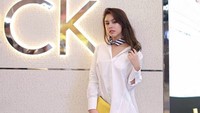 Namanya melejit berkat penampilannya sebagai Milea yang juga identik dengan rambut panjangnya itu. (Dok. Instagram)