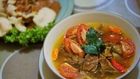 Asam segar kuah pindang daging bisa jadi alternatif olahan daging selain soto atau gulai. Netizen @byviszaj menambahkan tomat supaya makin segar. Foto: Instagram