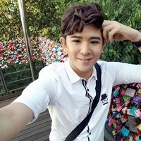 Begitu juga dengan gaya berbusana dan rambut yang kini lebih kekinian. Kira-kira apa mantan Steve Yong menyesal setelah melihat penampilannya sekarang? Foto: Facebook Steven Yong