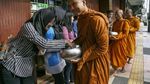 Melihat Persiapan Umat Budha Jelang Perayaan Waisak