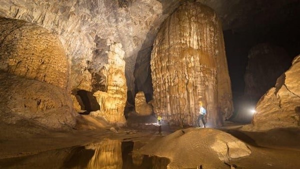 Inilah Gua Son Doong di Vietnam. Dengan luas 8,8 hektar, gua ini juga memiliki ketinggian yang setara dengan gendung 40 lantai (Jarryd Salem/CNN)