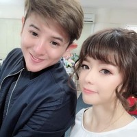 Terlihat lebih tampan bisa meningkatkan bisnisku karena pelanggan akan punya kepercayaan diri pada makeup artist yang memang sudah tampan, tambahnya. Foto: Facebook Steven Yong