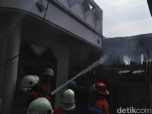 Kompor Meledak, 7 Rumah di Pandegiling Terbakar