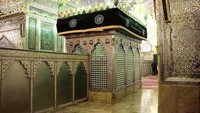 Di sini terdapat monumen dan pemakaman Ahmad dan Muhammad, saudara-saudara yang berlindung dari penganiyaan terhadap Muslim Syiah pada abad ke-10. (razavi_aqr_ir/Instagram)