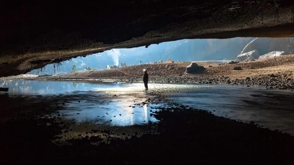 Son Doong berada di dalam Taman Nasional Phong Nha Ke Bang, Provinsi Quang Binh. Son Doong ditetapkan para penjelajah gua dan peneliti sebagai gua terbesar di dunia (Jarryd Salem/CNN)