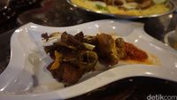 Ajwad Resto: Berbuka di Sini Ada Sajian Nasi Kabsah dan Laham yang Gurih Mantap