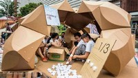 Siswa/siswi ini telah bereksperimen dengan membuat rumah dari kardus. Istimewa/Boredpanda.