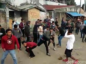 Tuntut Upah Berujung Ricuh, Buruh Sukabumi Lempari Polisi