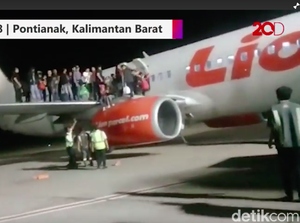 Video Penumpang Lion Berlompatan dari Sayap karena Candaan Bom