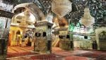 Foto: Masjid Penuh Kaca yang Cantik Banget di Iran