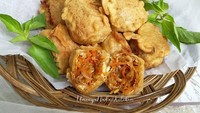 Kalau suka sayuran, tahu isi dengan tumisan sayuran milik @uminyanada.kitchen ini bisa jadi menu tahu goreng yang praktis dan dijamin enak. Foto: Instagram