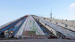 Monumen Komunis Ini Disulap Jadi Milenium Falcon