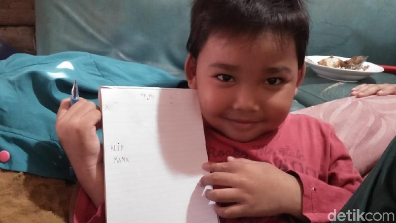 Kepedulian Netizen di Balik Viralnya Bocah Alif di Tangerang Kepedulian Netizen di Balik Viralnya Bocah Alif di Tangerang