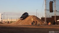 Sehari usai peluncuran Terra untuk ASEAN dan Oseania di Filipina, Nissan sekaligus mengajak awak media dari berbagai negara untuk menguji ketangguhan SUV yang katanya asyik diajak off-road itu di Clark, Pampanga, Filipina. Foto: Dina Rayanti