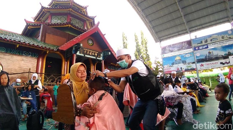 Asyik 1 000 Dhuafa dan Anak Yatim Dapat Potong  Rambut  Gratis