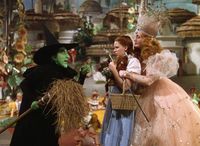 Banyak Keganjilan, 10 Film Hollywood Ini Konon Dikutuk