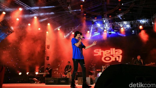 Keseruan Sheila On 7 Manggung di PRJ