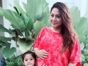 Audy Selalu Sabar Selama Hamil, Iko Uwais Bangga dan Janji Selalu Setia