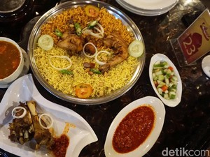 Makan Nasi Mandi dan Kebuli Enak Untuk Buka Puasa di 5 Tempat Ini