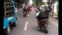 Misteri Geng Motor Acungkan Golok Di Bandung