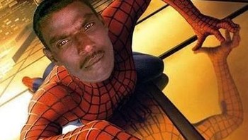 Spidermannya berkumis. (Foto: indihumor)