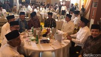 Keduanya kembali bertemu di momen di momen buka puasa juga. Kali ini di kediaman Ketua DPR RI Bambang Soesatyo. (Foto: Dok. Muhammad Misbakhun)