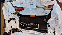 Mobil itu milik Ramon Suarez, salah satu karyawan diler Toyota of Surprise, Phoenix Amerika Serikat. Dia sedang menuju Bandara Sky Harbor. Dalam perjalanan, Ramon ditabrak dari belakang oleh truk semi-trailer hingga mendorong mobil itu sampai menabrak truk besar lain di depan.Foto: Pool (facebook)