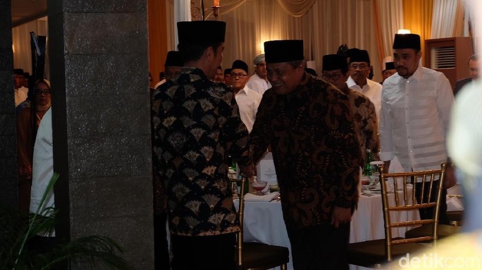 Jokowi-JK Buka Puasa di Rumah Bamsoet