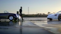 Untuk membuktikan ketangguhan mobil listrik Porsche Mission E, dirinya langsung menyambangi Porsche Experience Center di Los Angeles. Foto: Pool (Youtube)