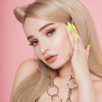 Wajah mulus, bibir seksi dan matanya yang belo membuat tak ada yang menyangka jika dia adalah seorang transgender.  Foto: dok. Instagram