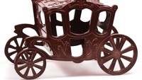 Duh, ini sih sayang untuk dimakan. Cokelat bentuk kereta kuda ini terlalu cantik untuk dimakan.Foto: Instagram centerchocolate