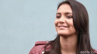 Selain makin cantik, Amanda Rawles juga terlihat lebih segar. Foto: Ismail/detikHOT