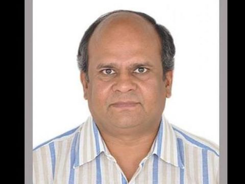 Rameshchandra Fefar mengaku titisan dewa sebagai alasan dirinya tak masuk kerja