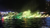 Kota Gurun di Jalur Sutra China yang Cantik di Malam Hari